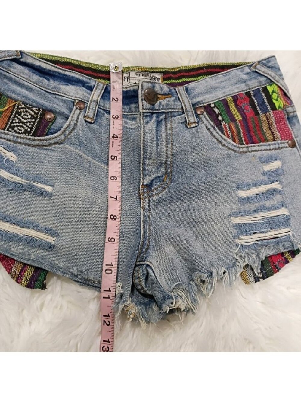 Free People Embroidered Denim Distressed Cut-Off Shorts Size 25 - Picture 7 of 13
